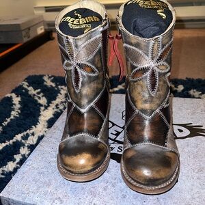 Freebird flower boots